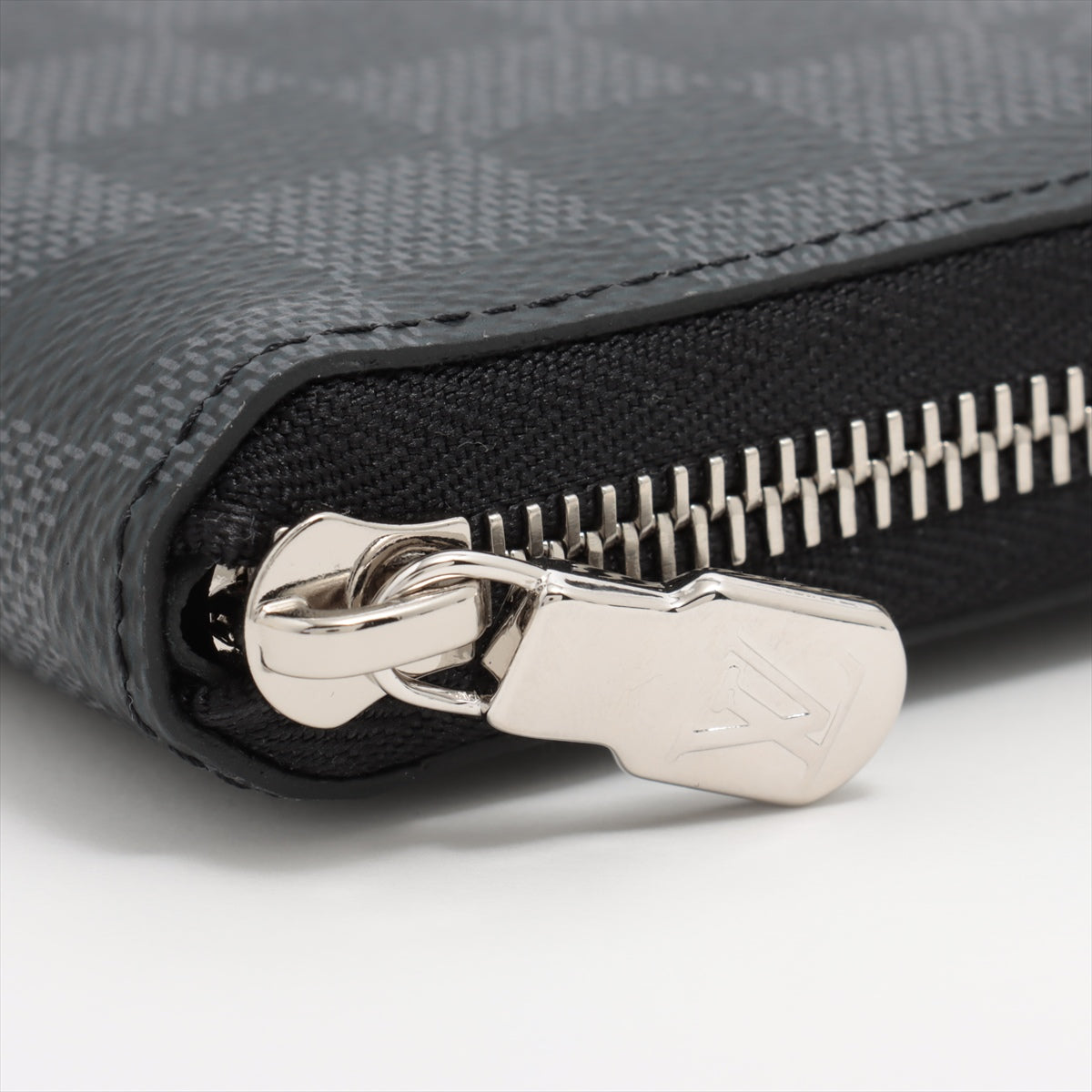 Louis Vuitton Damier Graphite Zippy Wallet Vertical N63095 Black Round Zippe Wallet  Reaction