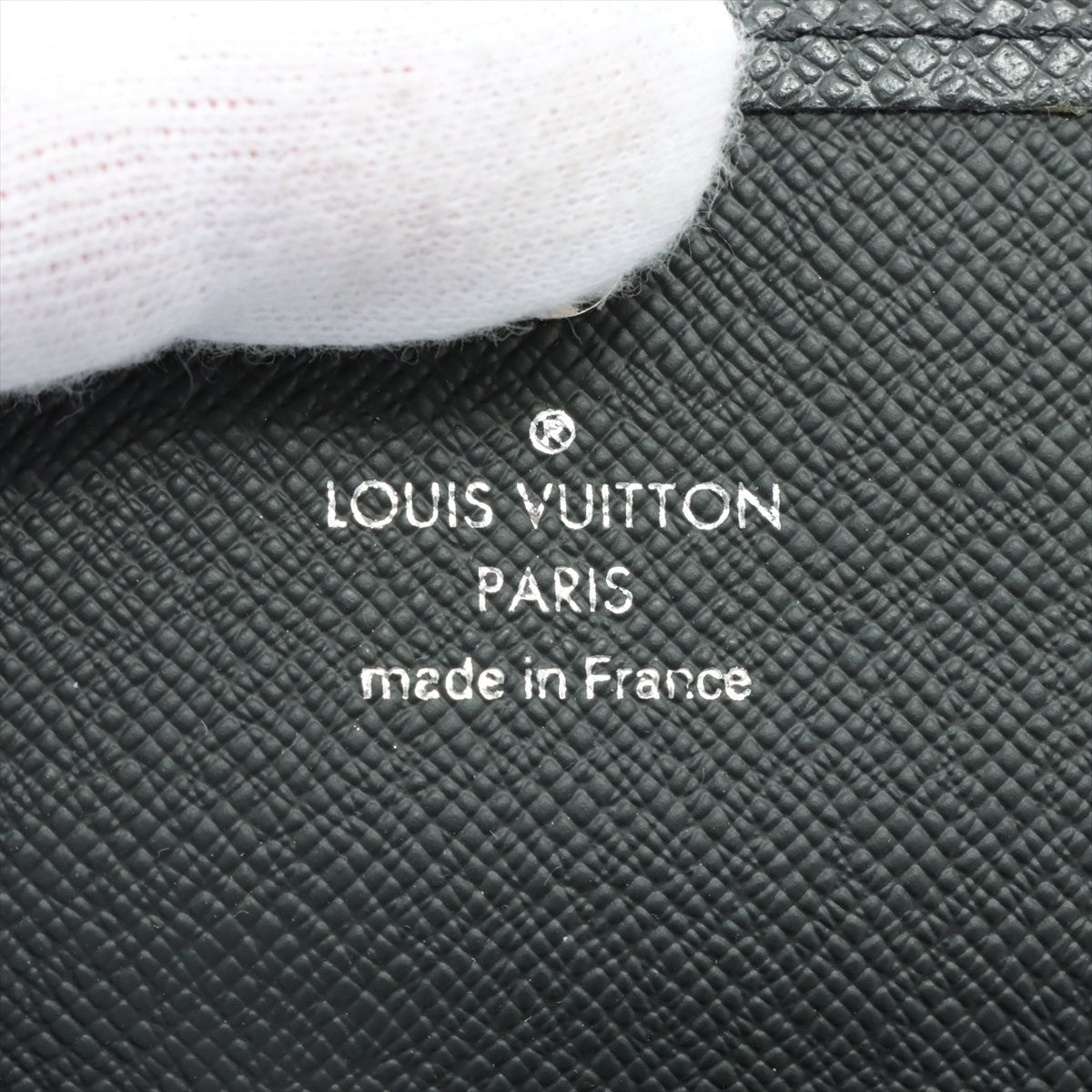 Louis Vuitton Taiga Multicle 6 M30500  Keycase