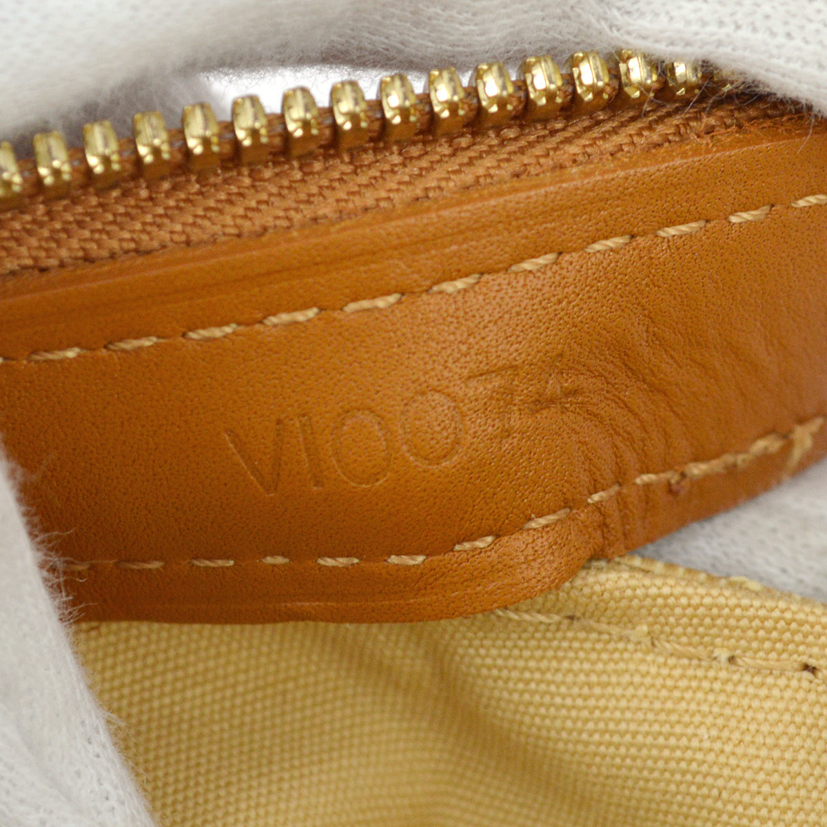 Louis Vuitton 2004 Beige Monogram Mini Josephine PM Handbag M92416
