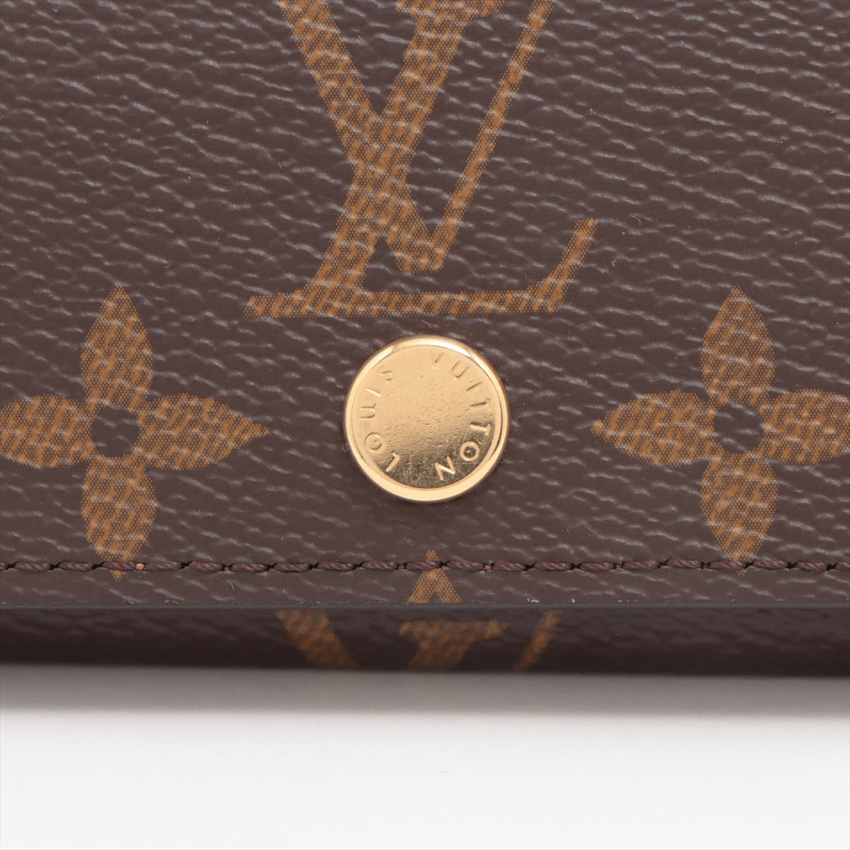 Louis Vuitton Monogram Multicell 4 M69517 Brown Keycase  Reaction