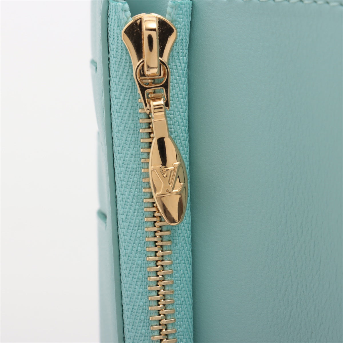 Louis Vuitton  LV Vertical Wallet Capsule M82198 Gale Compact Wallet