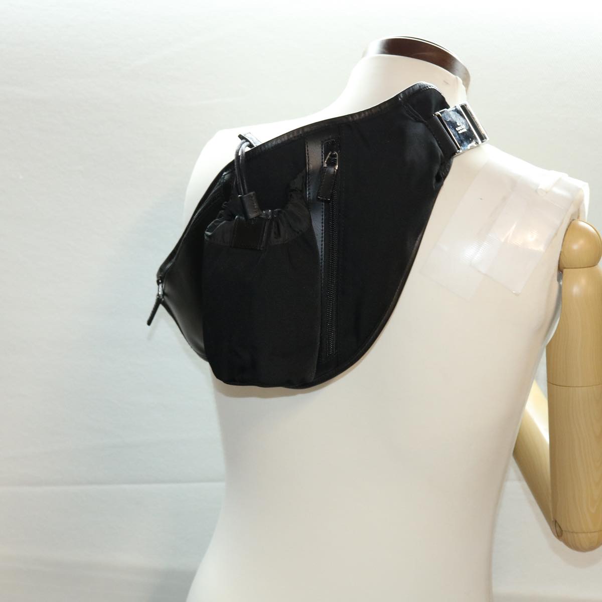 Gucci  Synthetic Shoulder Bag ()