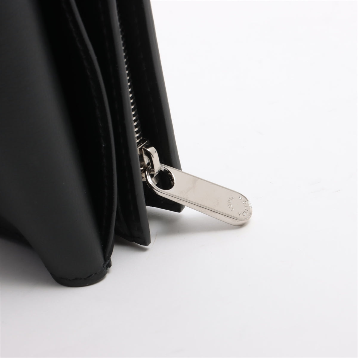 Louis Vuitton Machina Portfolio Illis M62540