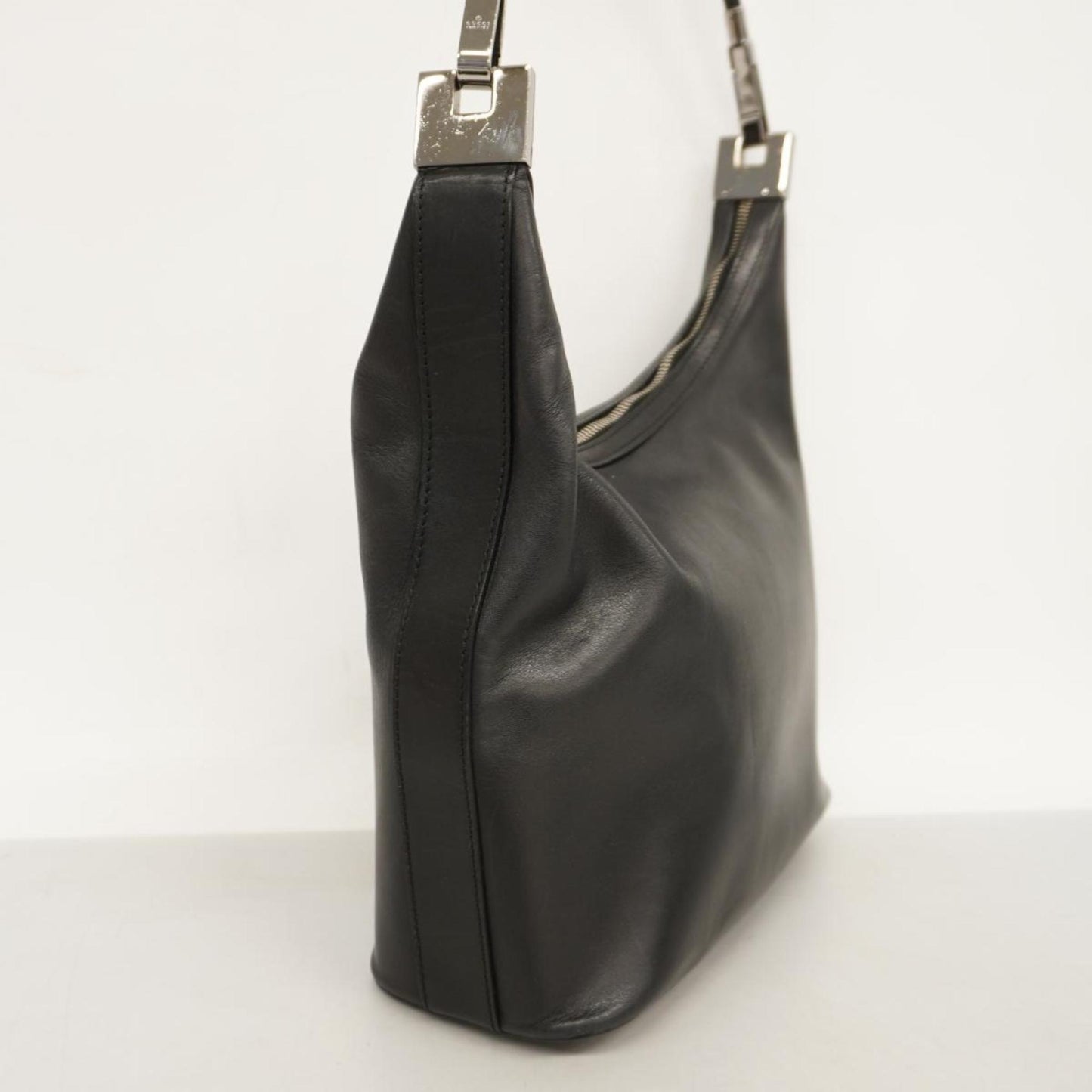 Gucci  Leather Shoulder Bag ()