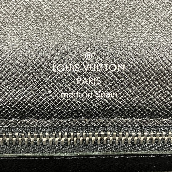 Louis Vuitton Taiga Selenga Clutch Bag M30782