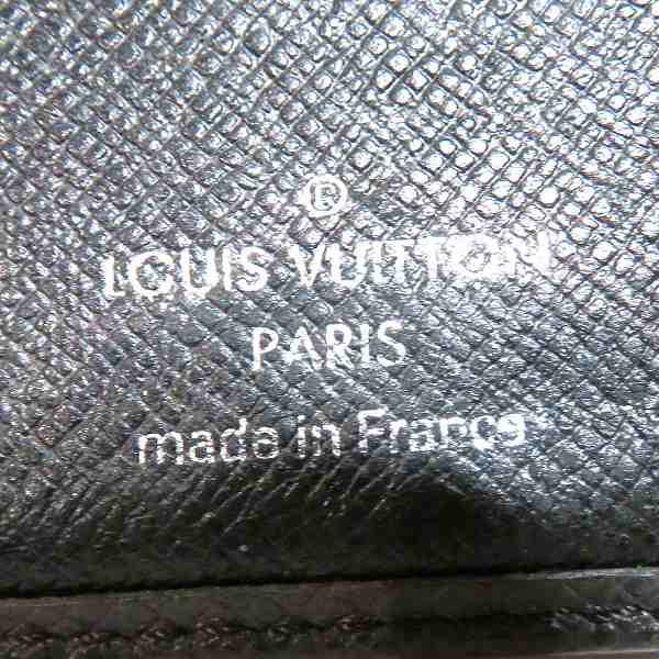 Louis Vuitton Taiga Portefeuille Brazza Wallet