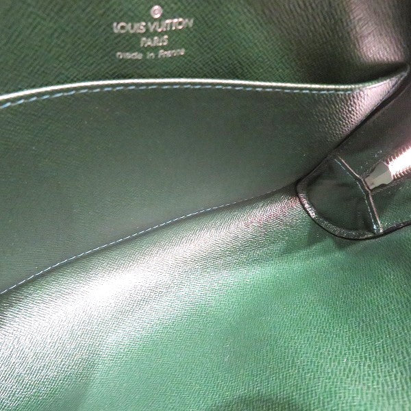 Louis Vuitton Taiga Baikal Clutch M30184
