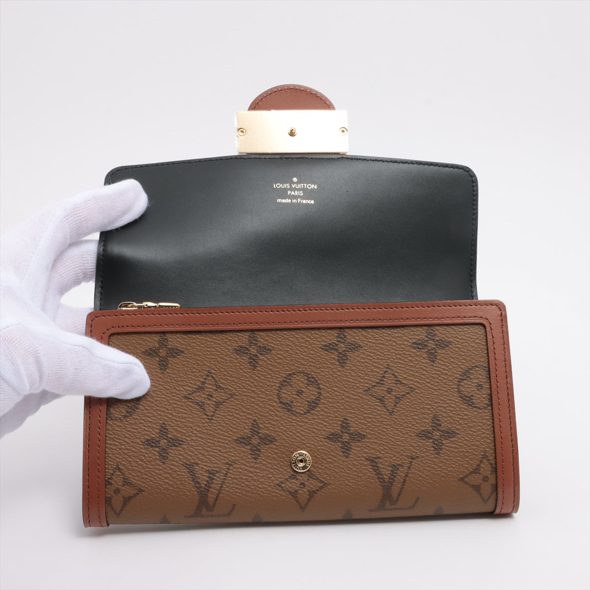 Louis Vuitton Monogram Reversee Model Name Model  M46645 Portfoliosara Dolphin