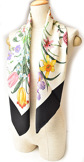 Luxury Gucci Trending 2025 Silk Scarf Black/White Floral