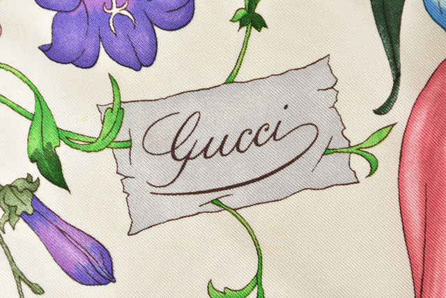 Luxury Gucci Trending 2025 Silk Scarf Black/White Floral