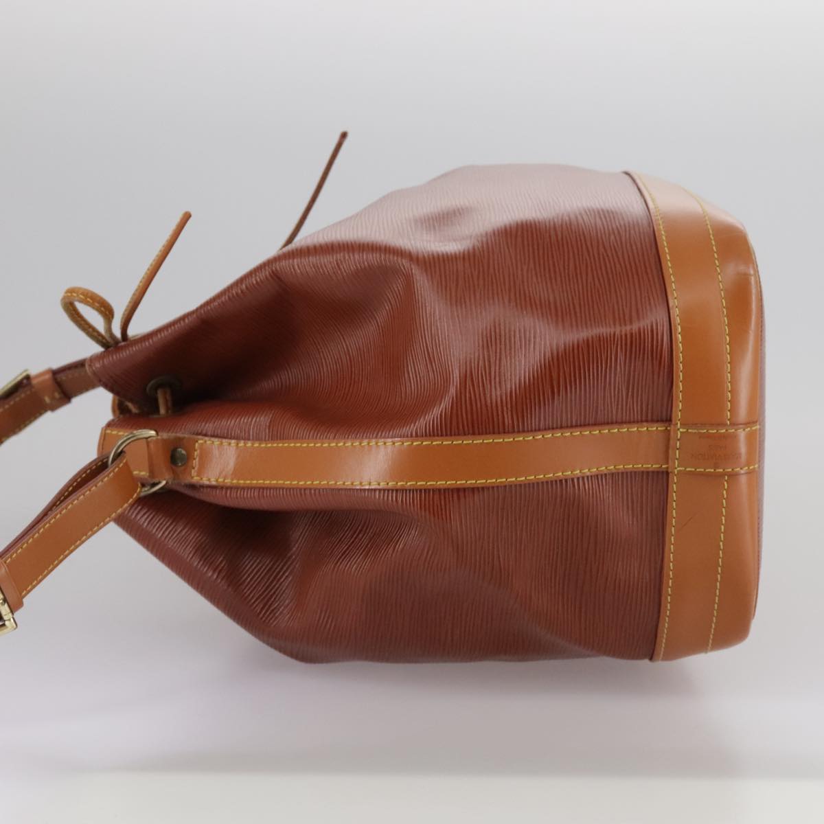 LOUIS VUITTON Epi Noe Shoulder Bag Brown Kenya M44003 LV 105524