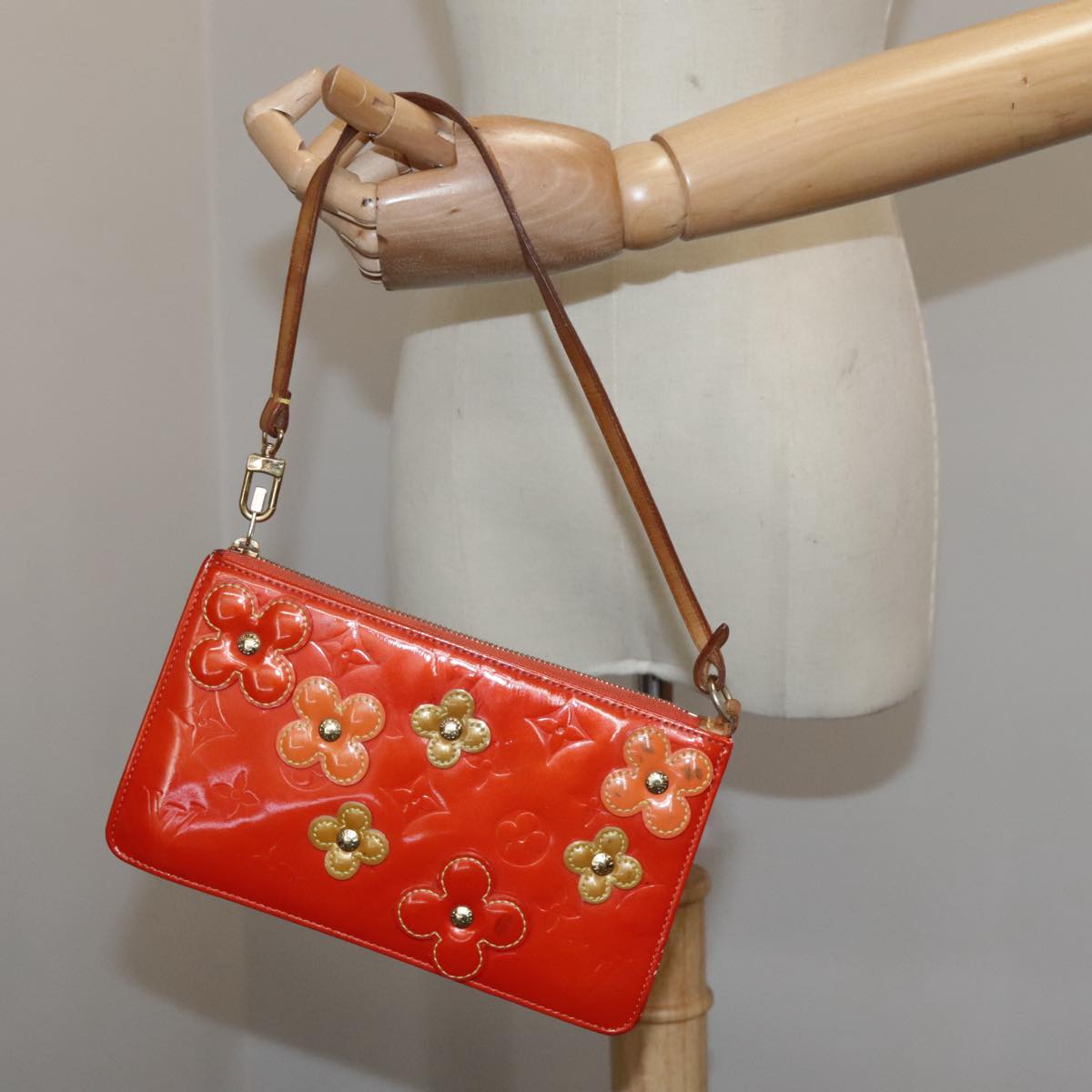 LOUIS VUITTON Monogram Vernis Flower Lexington Pouch Orange M92247 105791