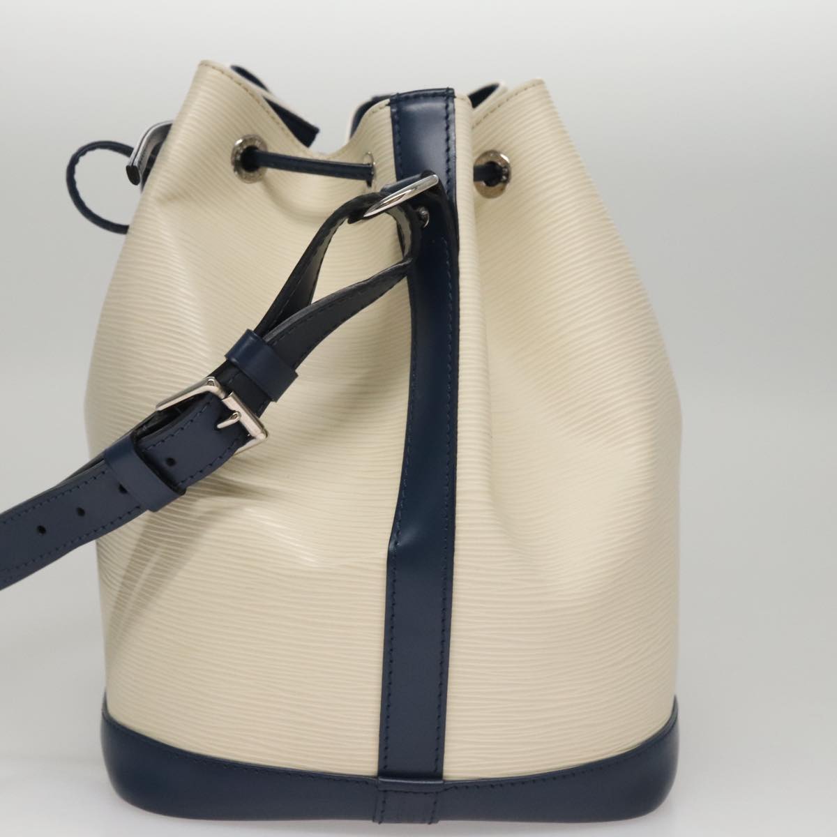 LOUIS VUITTON Epi Petit Noe Bicolor Shoulder Bag White Navy M40881 106318
