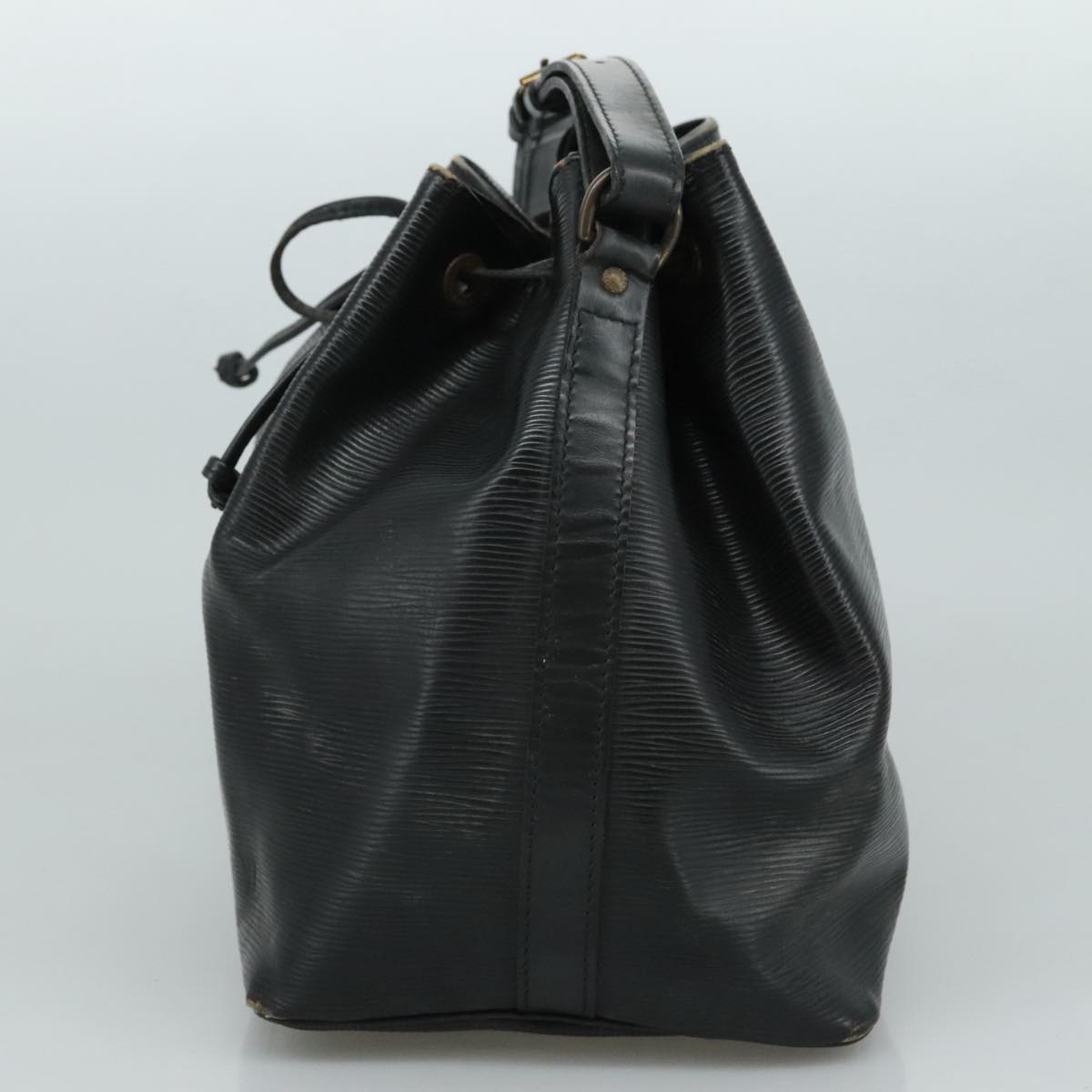 LOUIS VUITTON Epi Petit Noe Shoulder Bag Black M44102 LV 107067