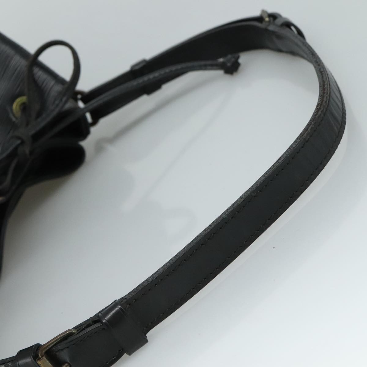 LOUIS VUITTON Epi Petit Noe Shoulder Bag Black M44102 LV 107067