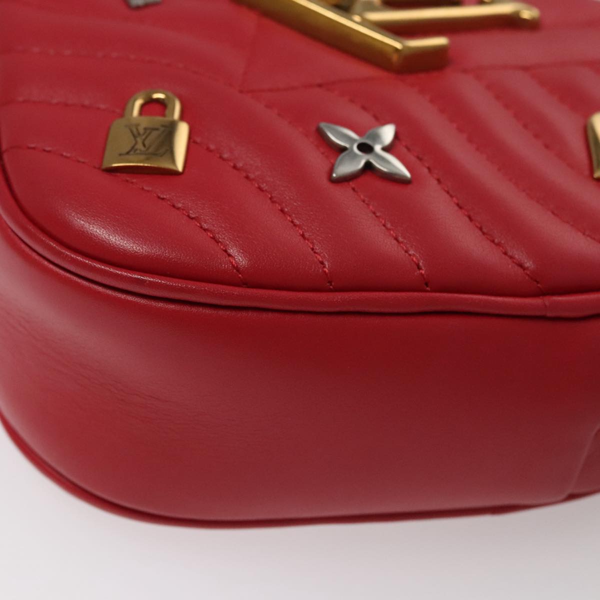 LOUIS VUITTON New Wave Ecarlat Shoulder Bag Leather Red M52794 LV 107662A