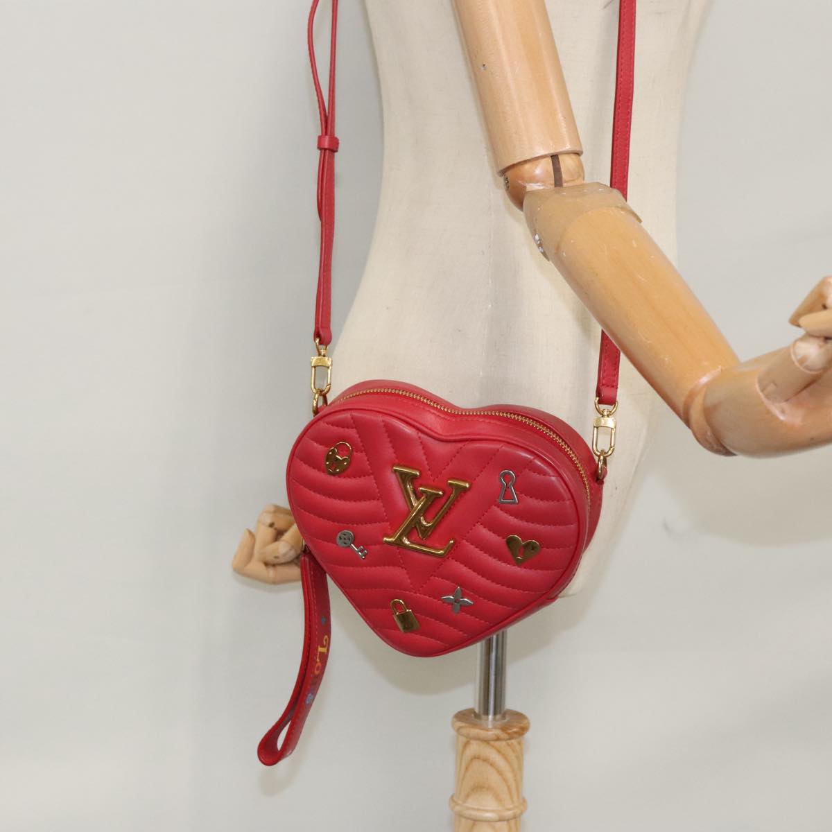 LOUIS VUITTON New Wave Ecarlat Shoulder Bag Leather Red M52794 LV 107662A