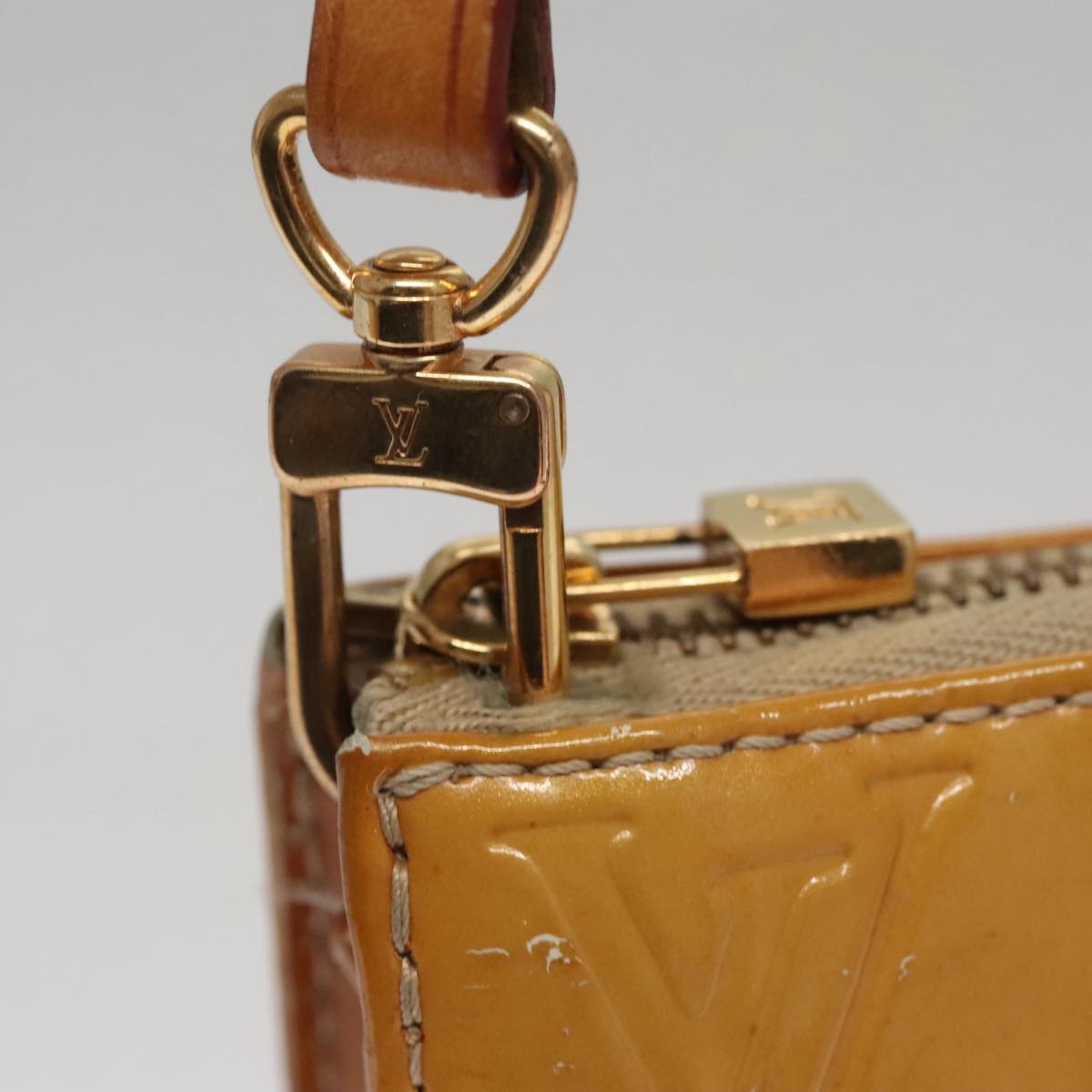 LOUIS VUITTON Monogram Vernis Lexington Accessory Pouch Beige M91010 107670