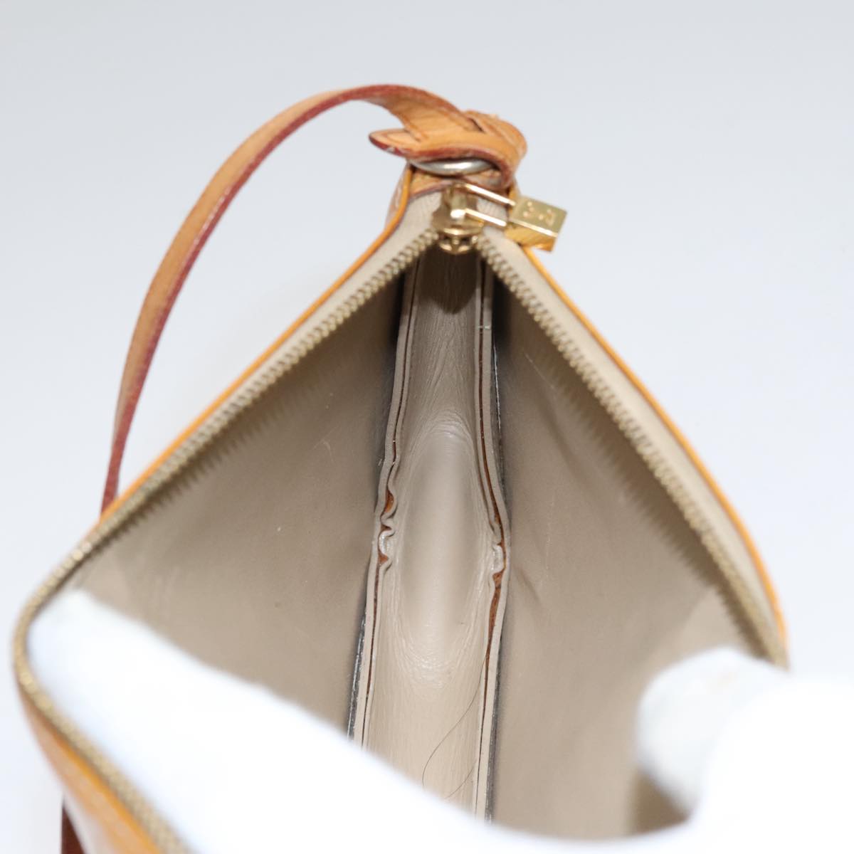 LOUIS VUITTON Monogram Vernis Lexington Accessory Pouch Beige M91010 107670