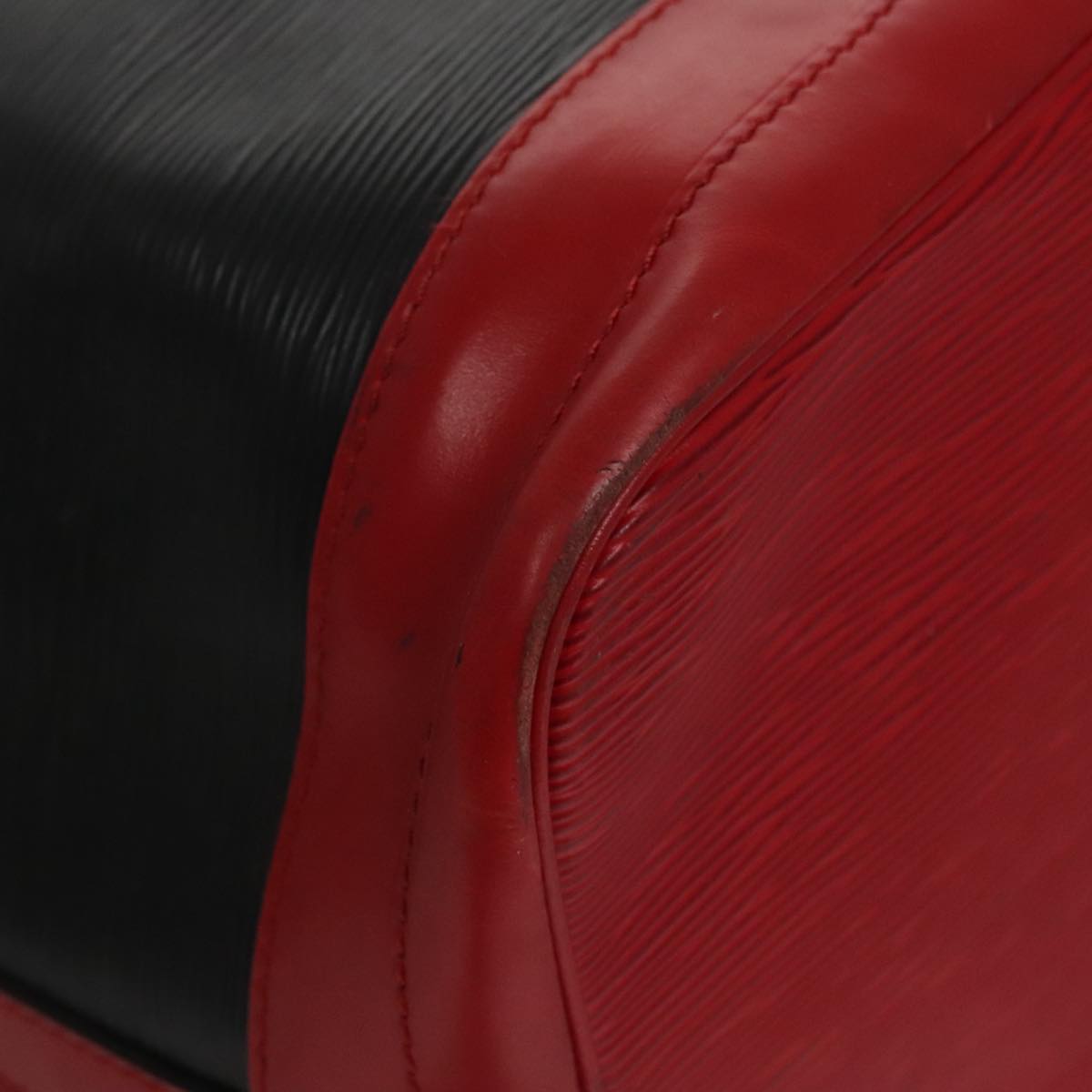 LOUIS VUITTON Epi Noe Shoulder Bag Bicolor Black Red M44017 LV 107678
