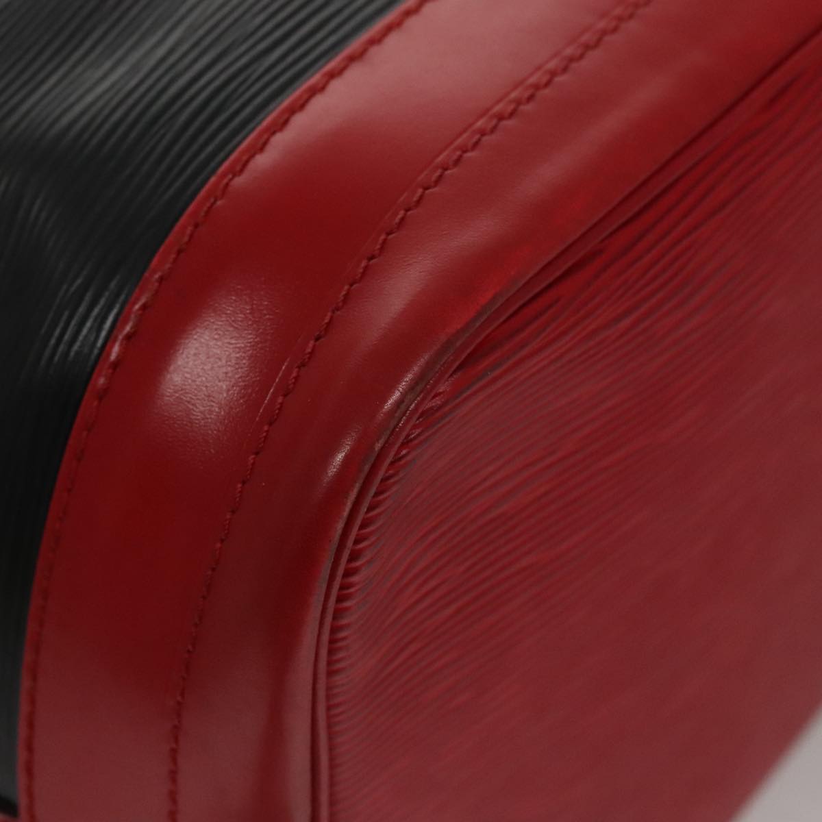 LOUIS VUITTON Epi Noe Shoulder Bag Bicolor Black Red M44017 LV 107678