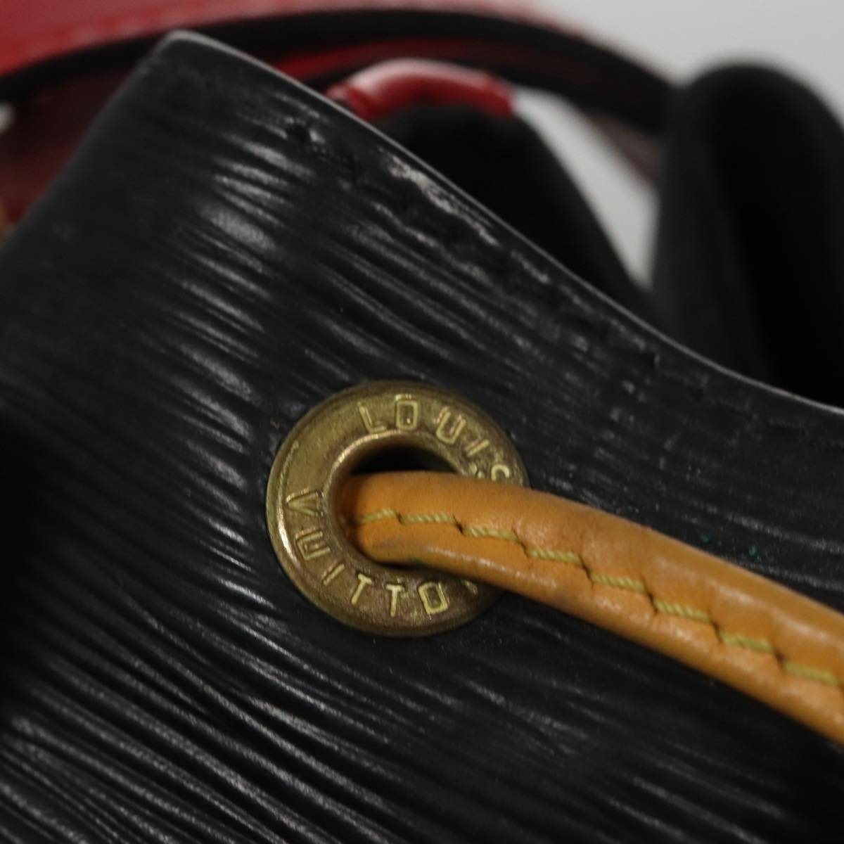 LOUIS VUITTON Epi Noe Shoulder Bag Bicolor Black Red M44017 LV 107678
