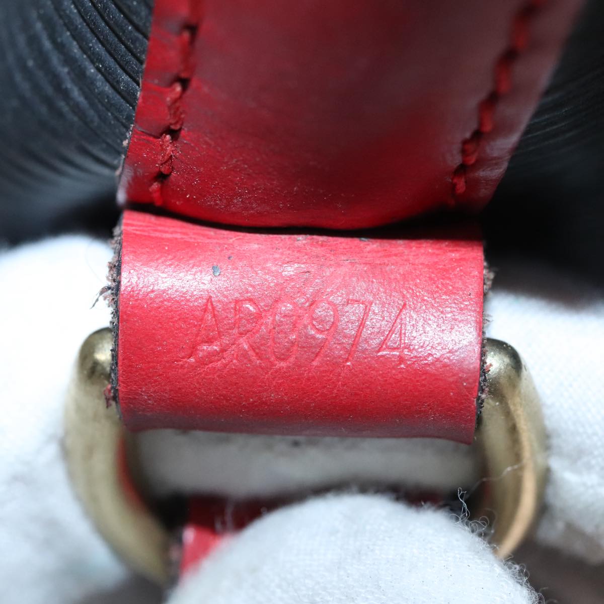 LOUIS VUITTON Epi Noe Shoulder Bag Bicolor Black Red M44017 LV 107678