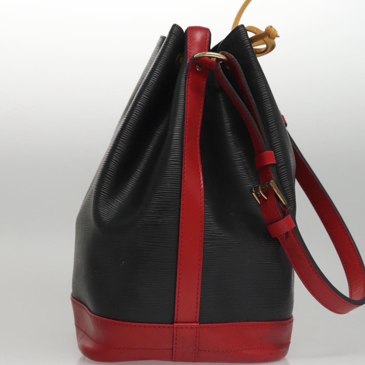 LOUIS VUITTON Epi Noe Shoulder Bag Bicolor Black Red M44017 LV 107678