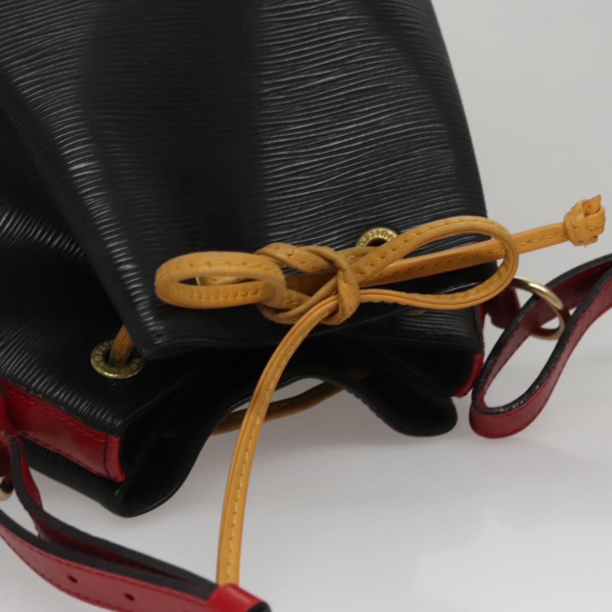 LOUIS VUITTON Epi Noe Shoulder Bag Bicolor Black Red M44017 LV 107678