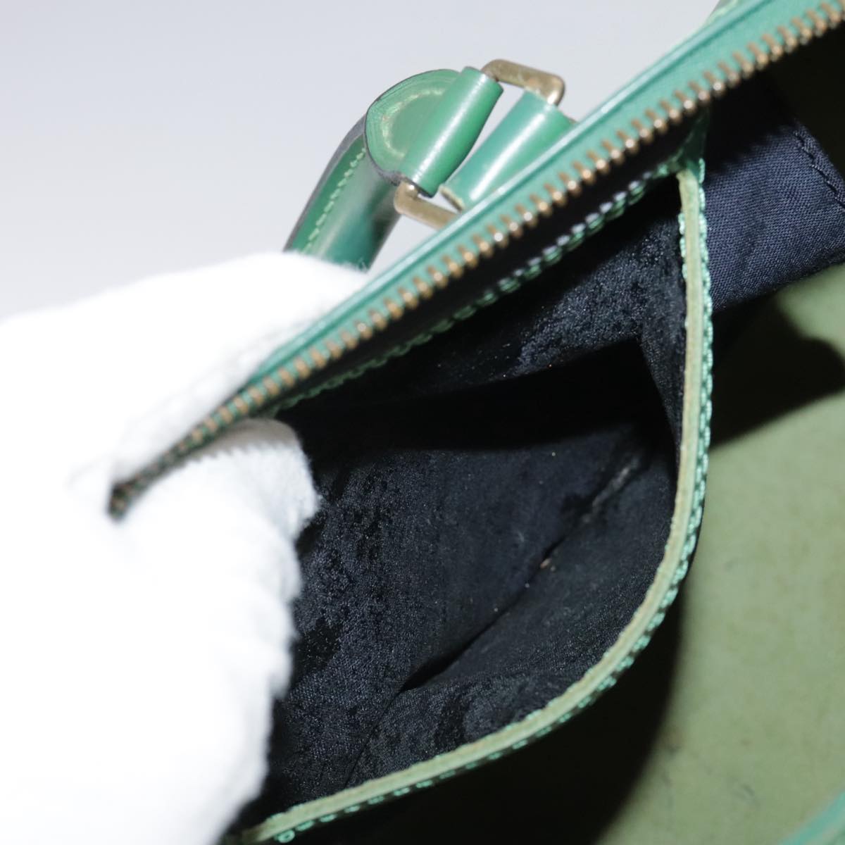 LOUIS VUITTON Epi Speedy 25 Hand Bag Borneo Green M43014 LV 107682