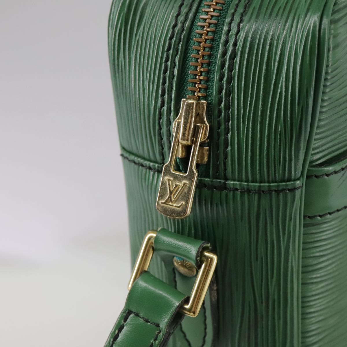 LOUIS VUITTON Epi Trocadero 27 Shoulder Bag Green M52314 LV 107684