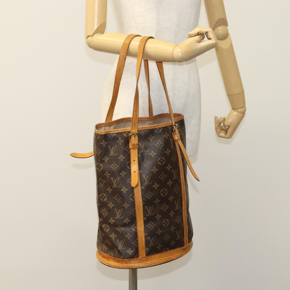 LOUIS VUITTON Monogram Bucket GM Shoulder Bag M42236 LV 107732
