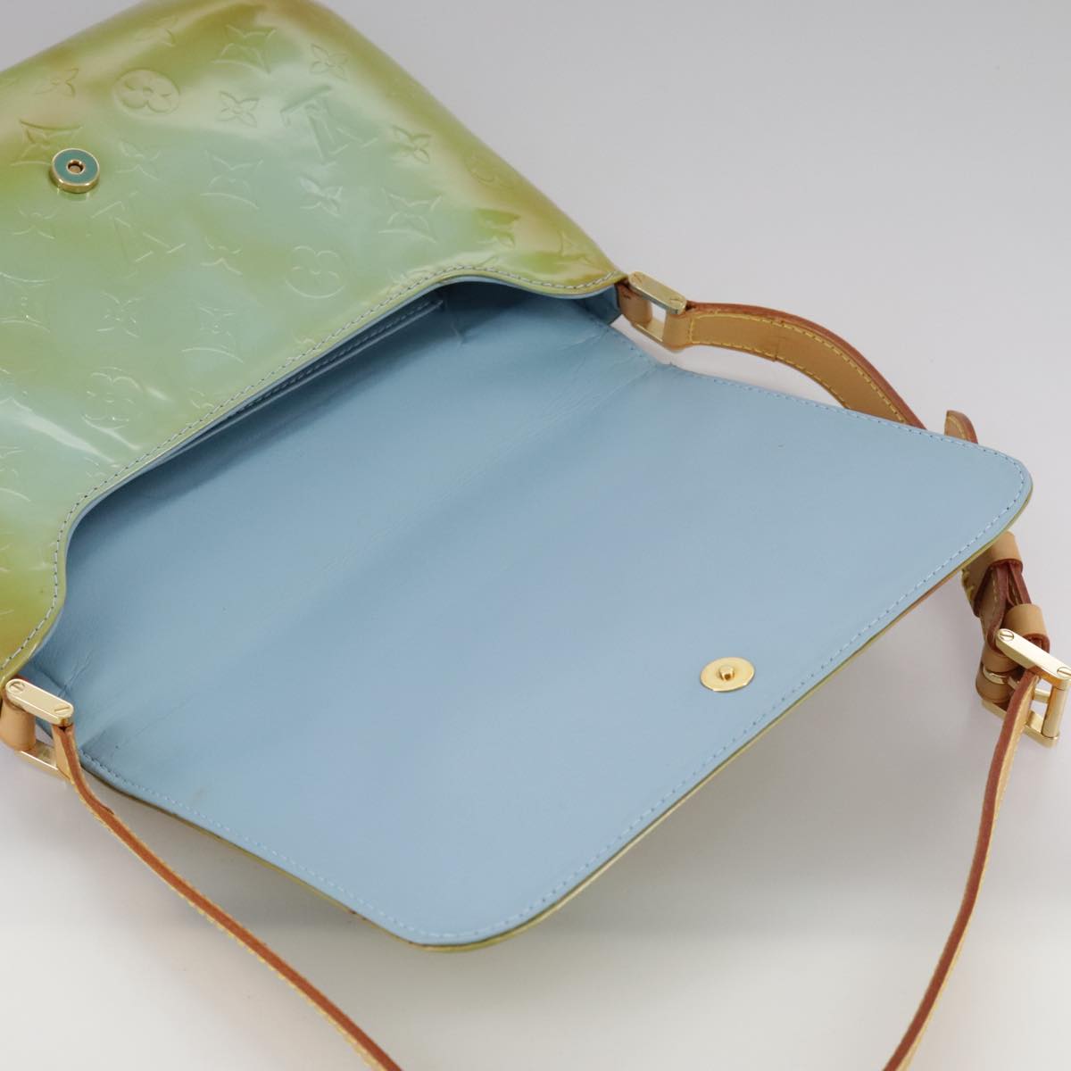 LOUIS VUITTON Monogram Vernis Thompson Street Bag Baby Blue M91009 107752