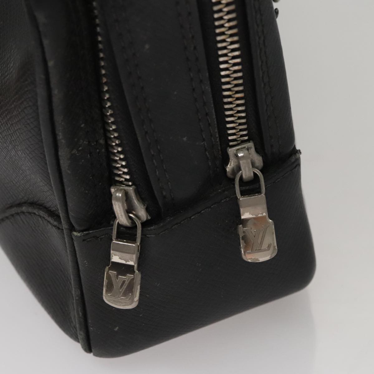 LOUIS VUITTON Taiga Pavel Clutch Bag Ardoise M31142 LV 107757