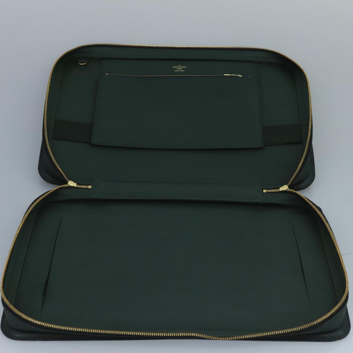 LOUIS VUITTON Taiga Baltic Briefcase Epicea M30064 LV 107758