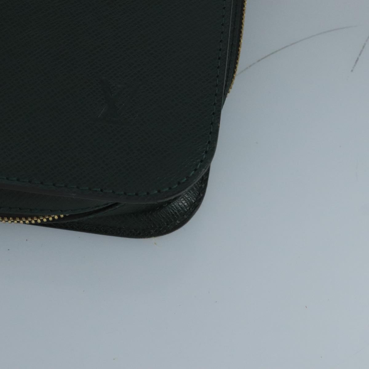 LOUIS VUITTON Taiga Baltic Briefcase Epicea M30064 LV 107758