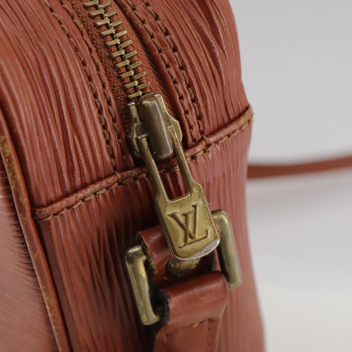 LOUIS VUITTON Epi Trocadero 23 Shoulder Bag Brown M52313 LV 108419