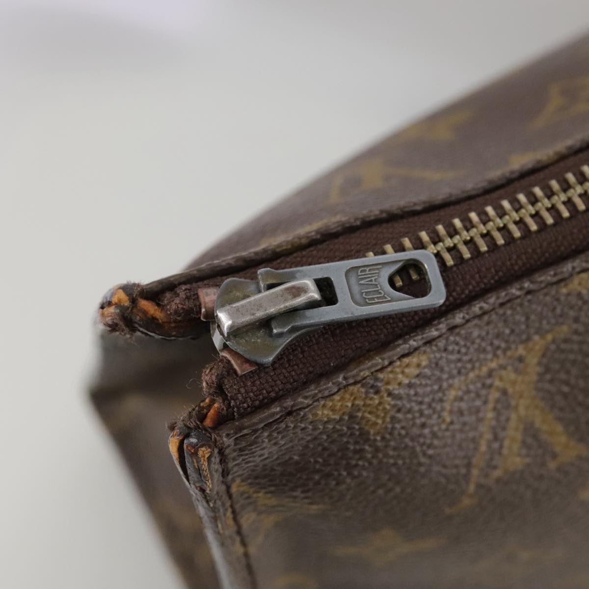 LOUIS VUITTON Monogram Sac tri-angle Hand Bag Vintage M51360 LV 109453