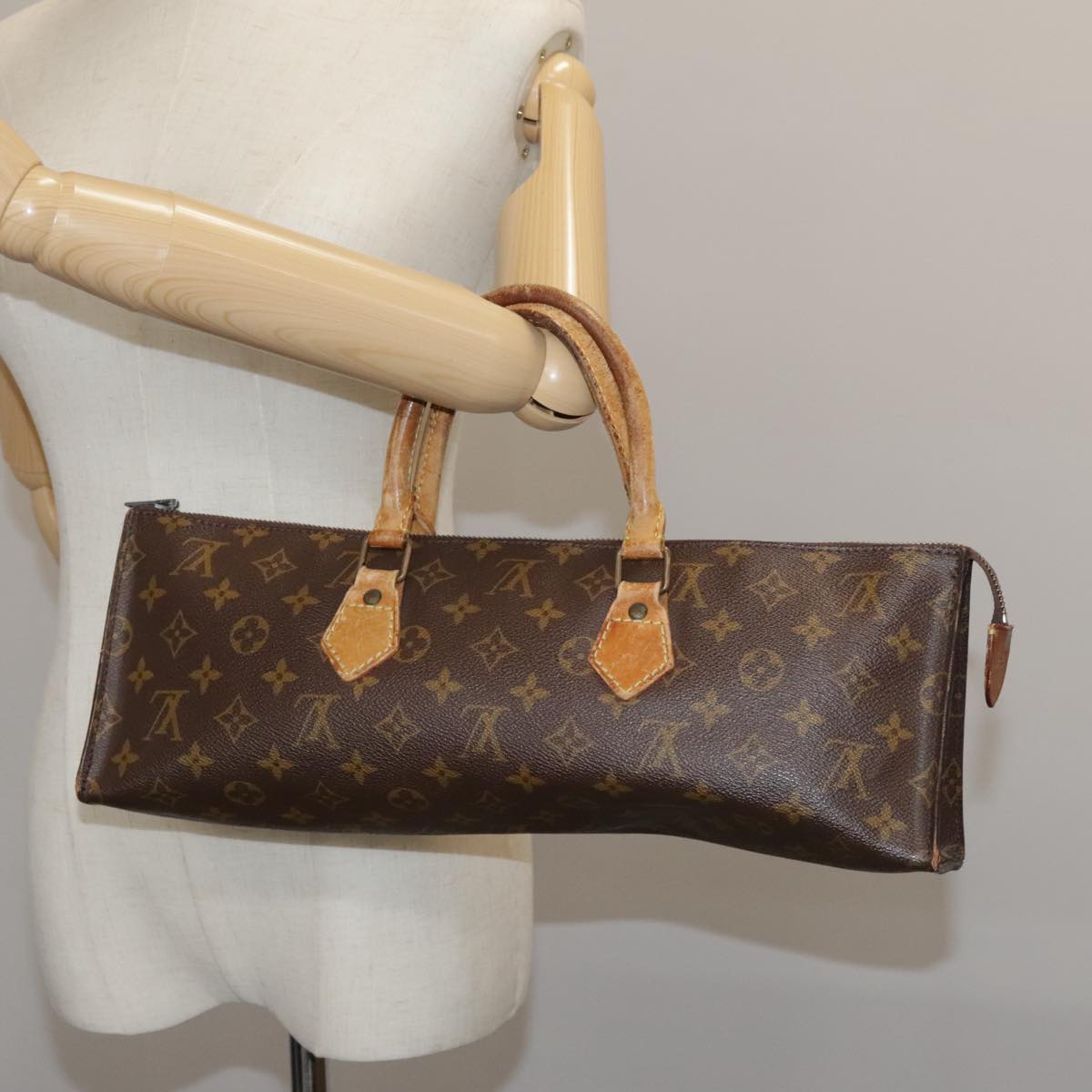 LOUIS VUITTON Monogram Sac tri-angle Hand Bag Vintage M51360 LV 109453