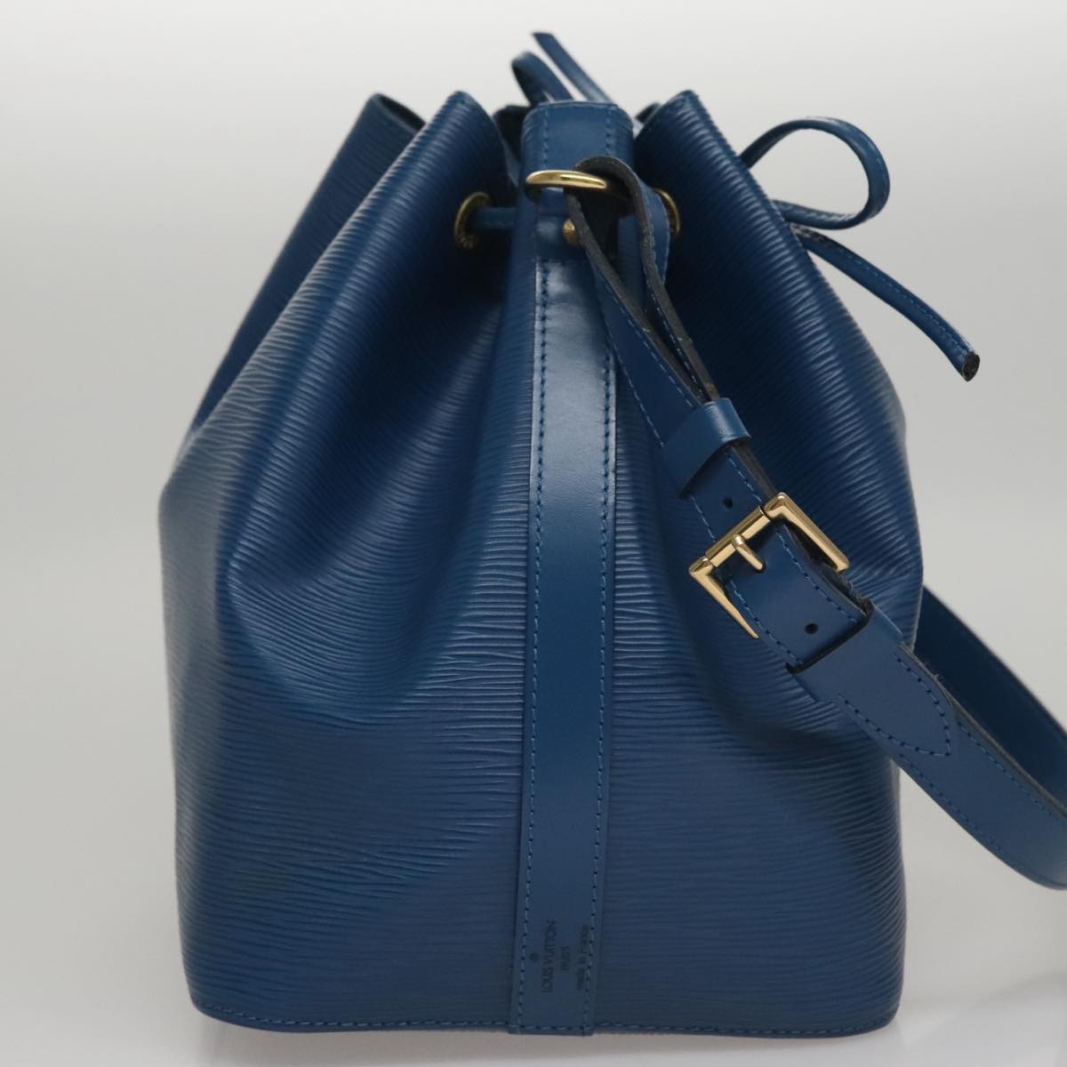 LOUIS VUITTON Epi Petit Noe Shoulder Bag Blue M44105 LV 109483
