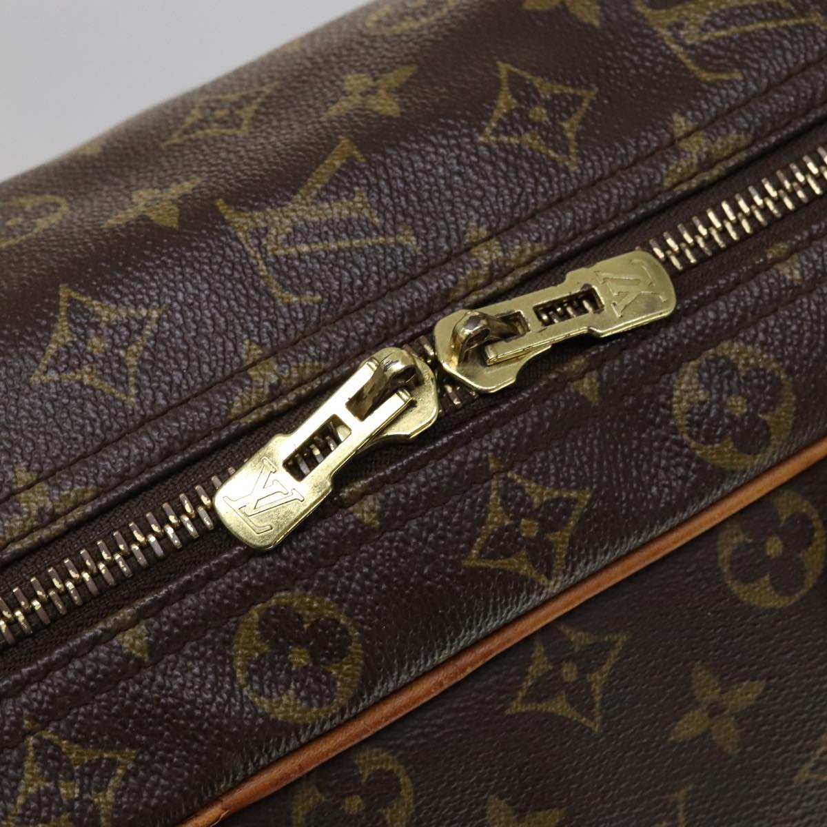 LOUIS VUITTON Monogram Sirius 55 Boston Bag M41404 LV 109691