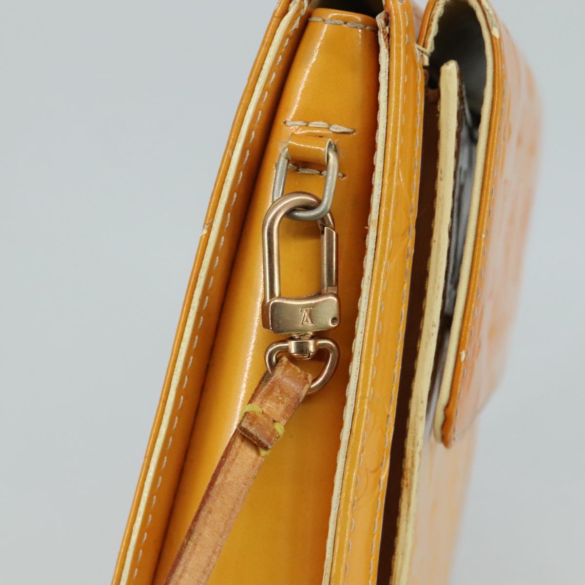 LOUIS VUITTON Monogram Vernis Motto Pouch Lime Yellow M91059 LV 109764