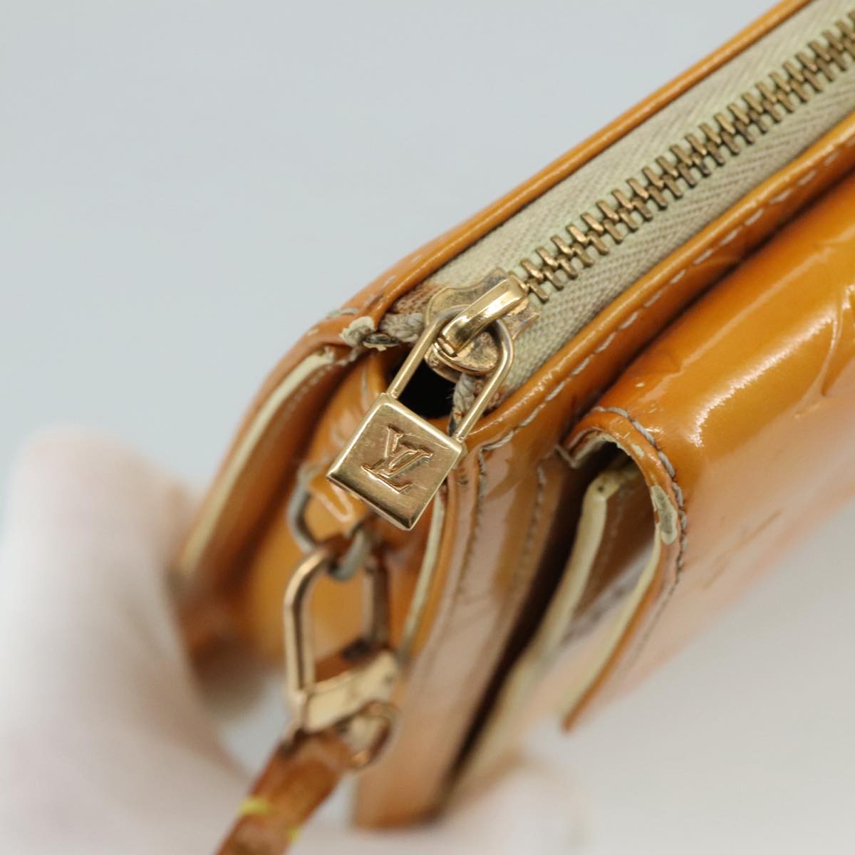 LOUIS VUITTON Monogram Vernis Motto Pouch Lime Yellow M91059 LV 109764