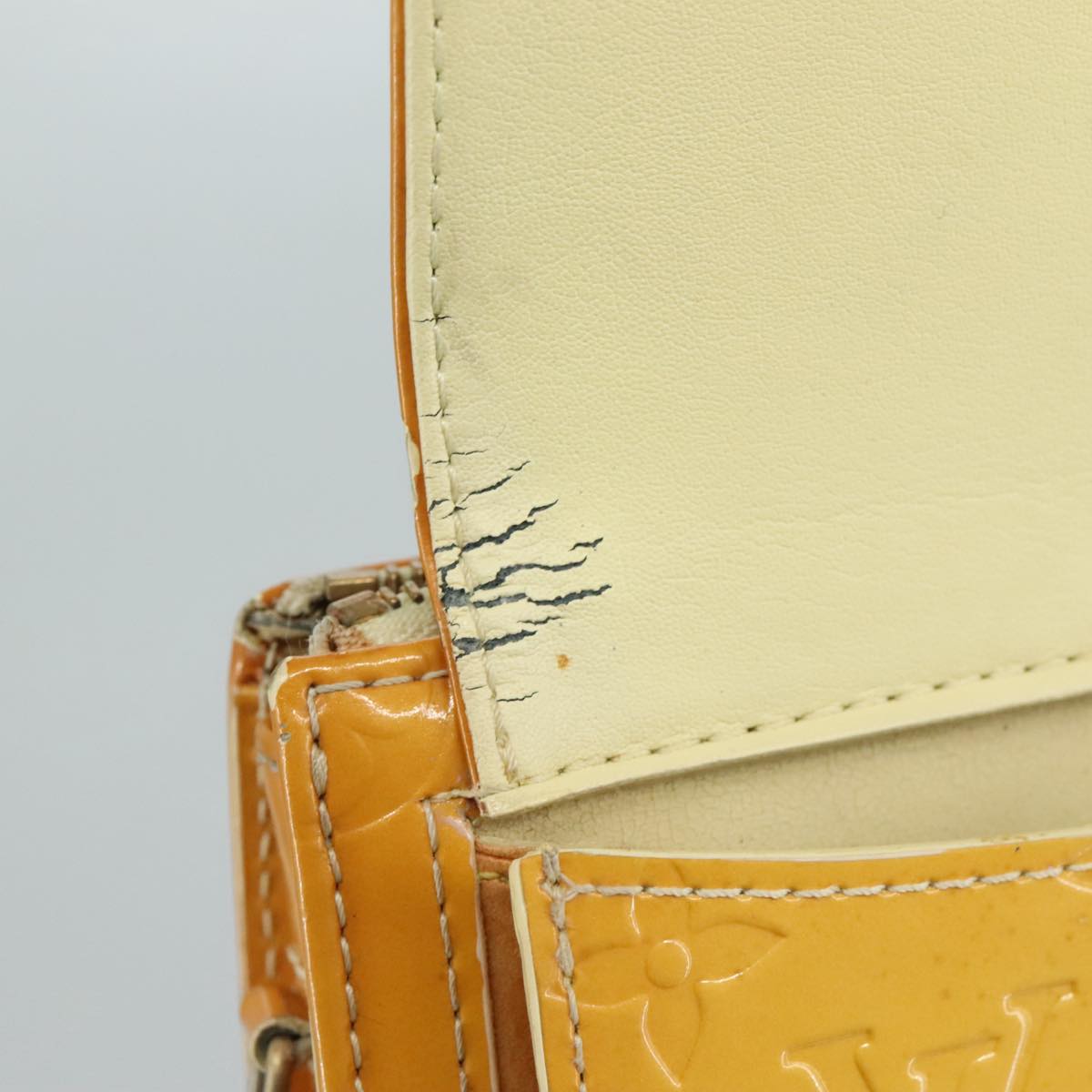 LOUIS VUITTON Monogram Vernis Motto Pouch Lime Yellow M91059 LV 109764