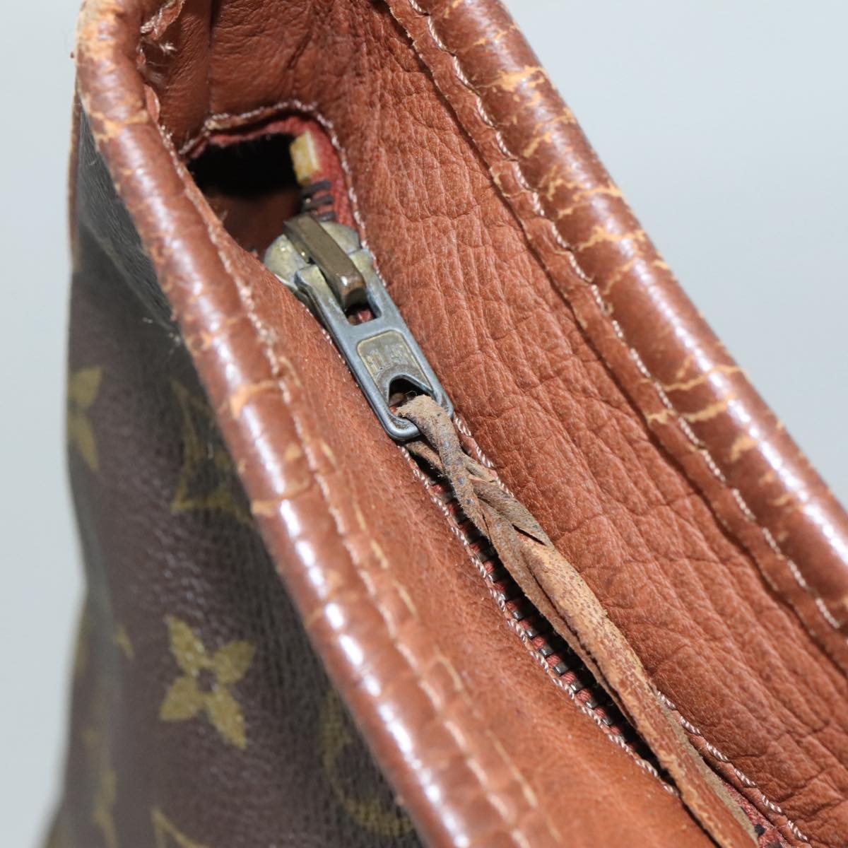 LOUIS VUITTON Monogram Sack Weekend PM Hand Bag M42425 LV 109770