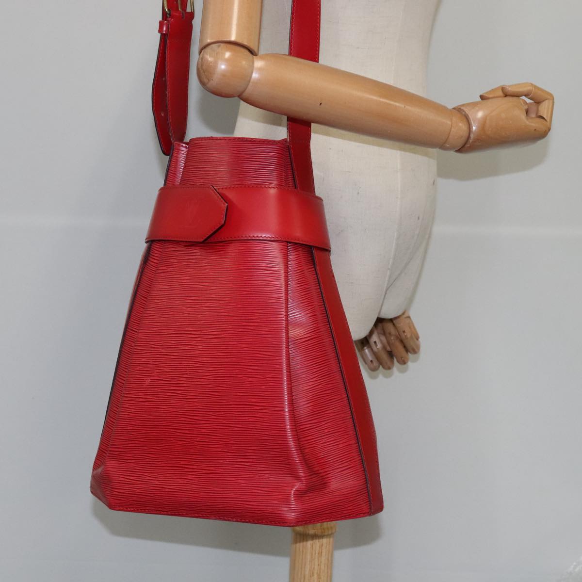 LOUIS VUITTON Epi Sac De Paul GM Shoulder Bag Red M80197 LV 109829