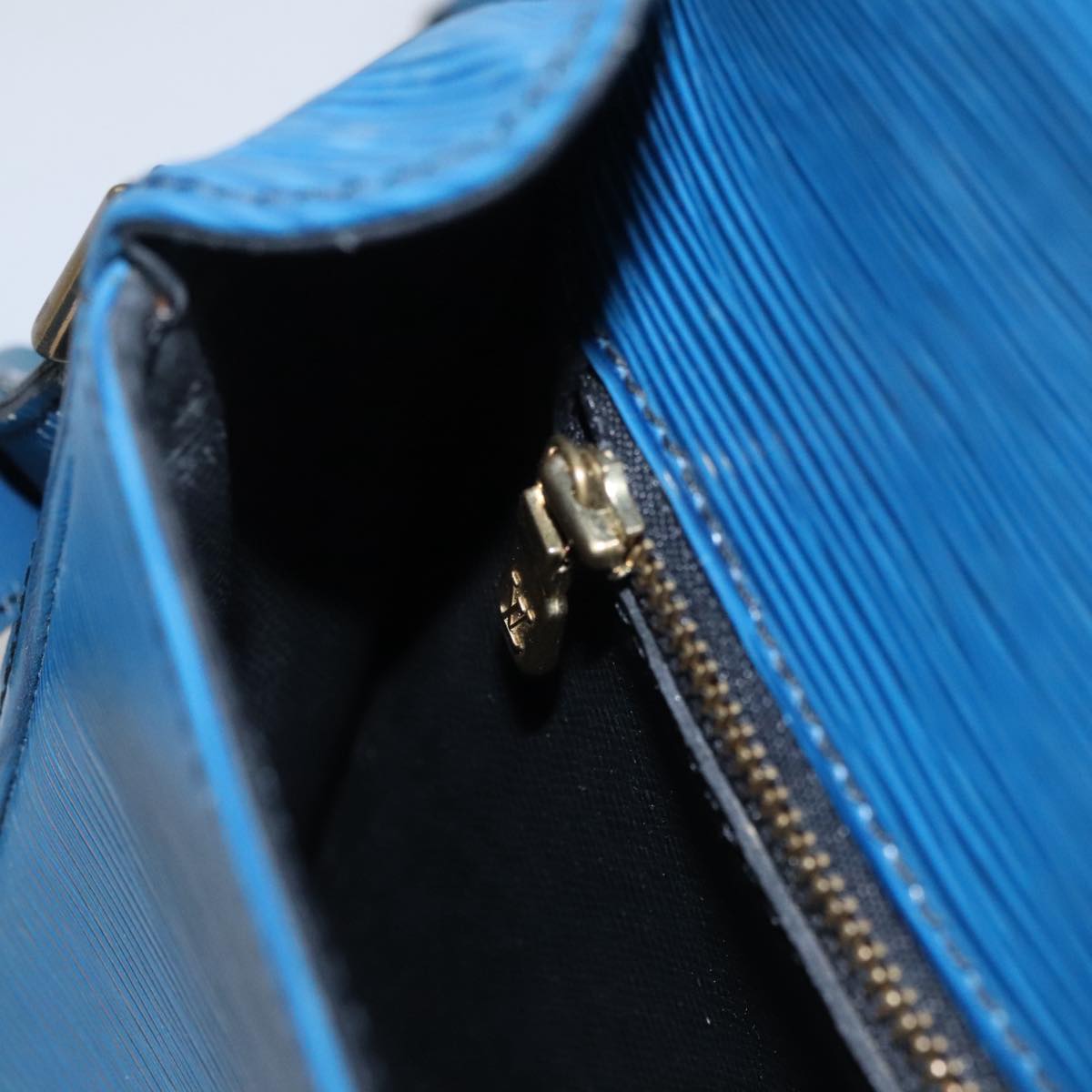 LOUIS VUITTON Epi Saint Cloud GM Shoulder Bag Toledo Blue M52195 LV 109847