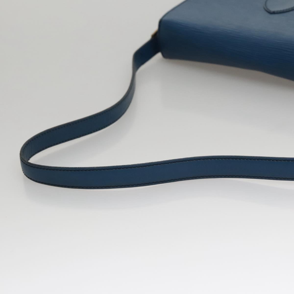 LOUIS VUITTON Epi Saint Cloud GM Shoulder Bag Toledo Blue M52195 LV 109847