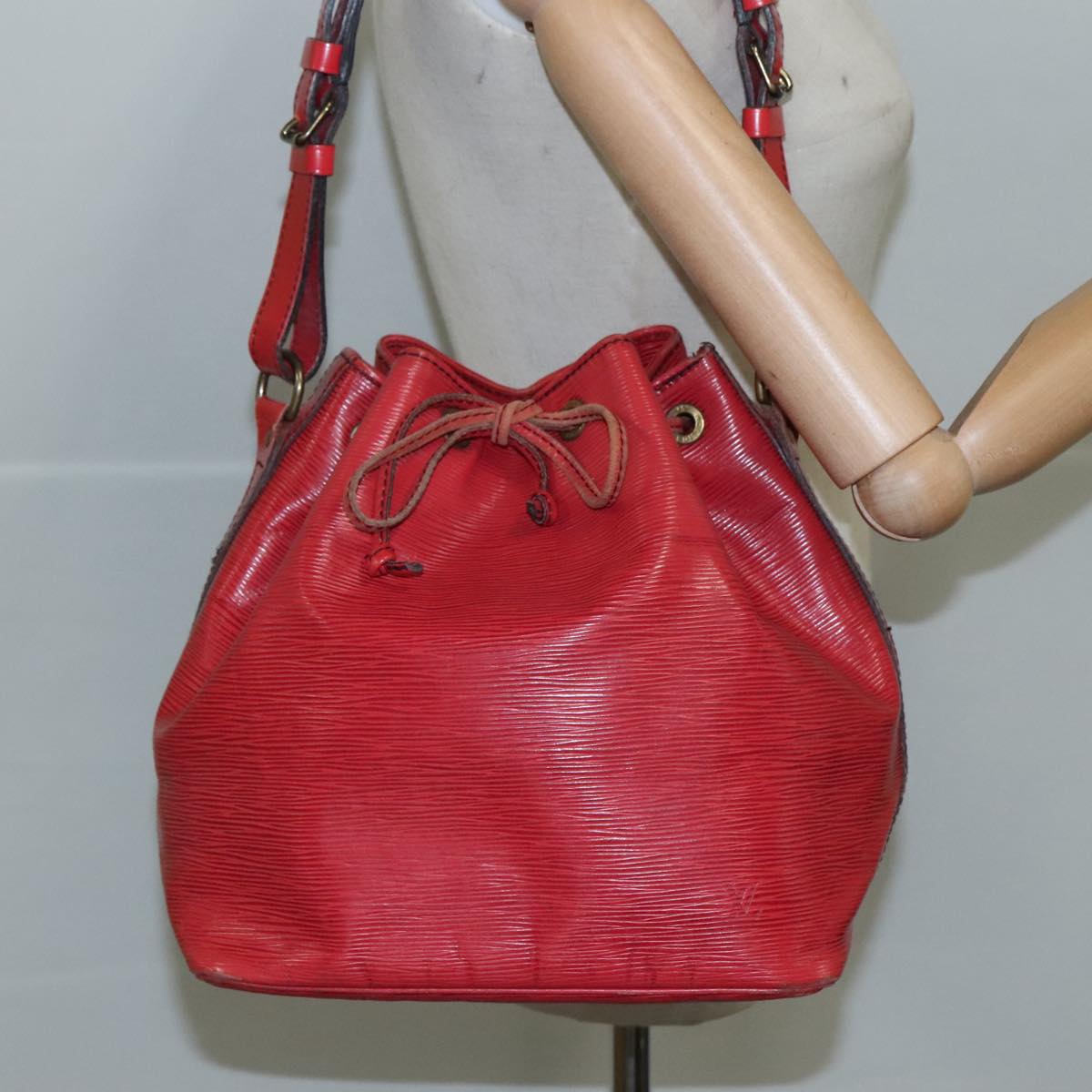 LOUIS VUITTON Epi Petit Noe Shoulder Bag Red M44107 LV 109889