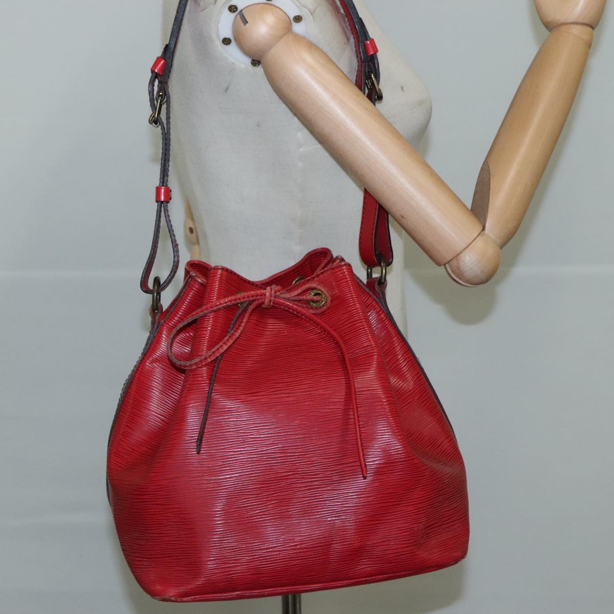 LOUIS VUITTON Epi Petit Noe Shoulder Bag Red M44107 LV 109921